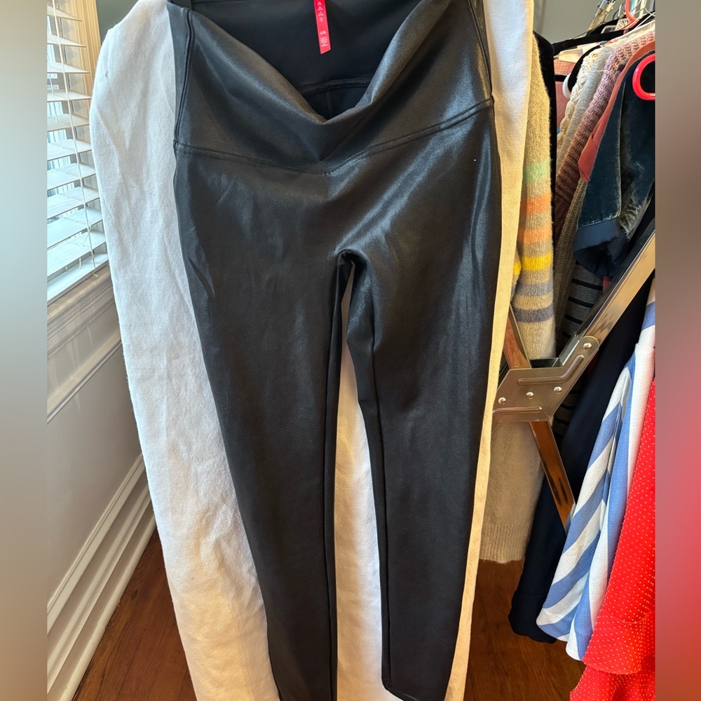 Spanx faux leather leggings, large